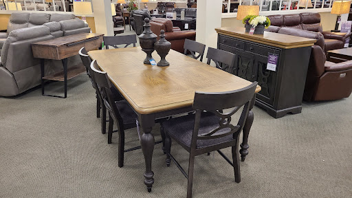 Furniture Store «Raymour & Flanigan Furniture and Mattress Store», reviews and photos, 895 E Gate Blvd, Garden City, NY 11530, USA