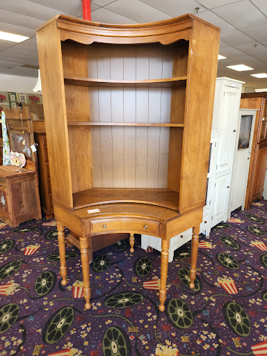 Used Furniture Store «Consign It Furniture», reviews and photos, 345 Scarlet Rd #12, Kennett Square, PA 19348, USA