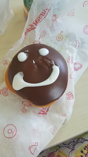 Bakery «Krispy Kreme Doughnuts», reviews and photos, 2900 S 108th St, Milwaukee, WI 53227, USA