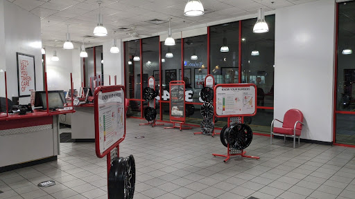 Tire Shop «Discount Tire Store - Roundlake Beach, IL», reviews and photos, 2125 N Illinois 83, Round Lake Beach, IL 60073, USA