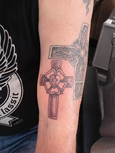 Explore gon tattoo ideas, creative tattoo ideas in Sioux City, available at Addictive Tattoo-Piercing