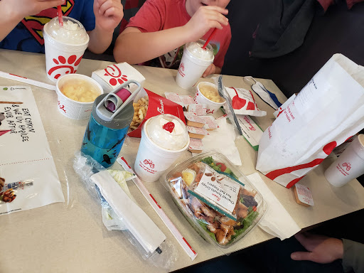 Fast Food Restaurant «Chick-fil-A», reviews and photos, 1002 Edwards Ferry Rd NE, Leesburg, VA 20176, USA