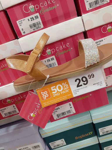 Shoe Store «Rack Room Shoes», reviews and photos, 7600 N 10th St Ste 600B, McAllen, TX 78504, USA