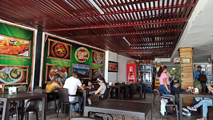 Restaurante Parrilla Paisa - Cl. 32 #29-61, Guatape, Guatapé, Antioquia, Colombia
