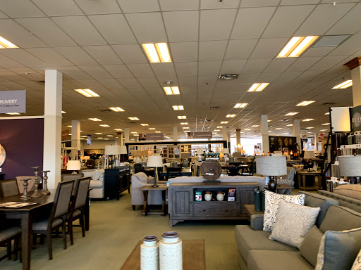 Furniture Store «Raymour & Flanigan Furniture and Mattress Store», reviews and photos, 150 Harmon Meadow Blvd, Secaucus, NJ 07094, USA