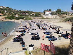 Photo de Viandini beach avec petite baie