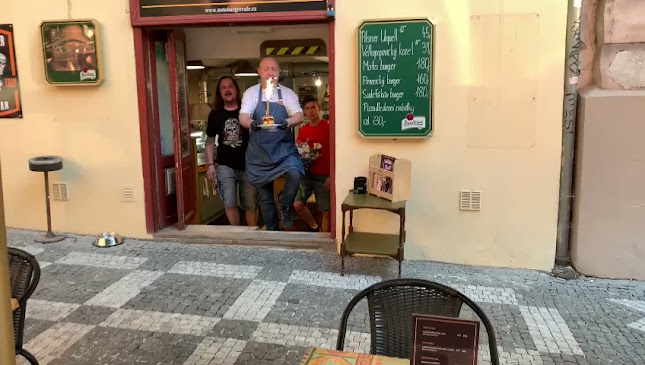 Recenze na Moto burger café v Praha - Restaurace