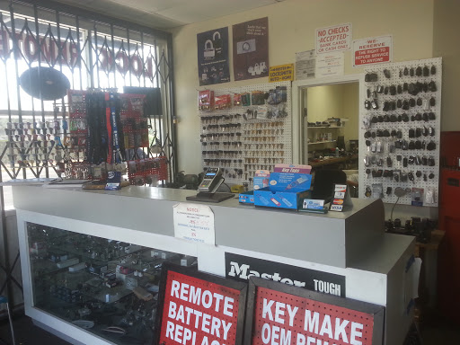 Locksmith «Master Locksmith», reviews and photos, 10040 Arlington Ave, Riverside, CA 92503, USA