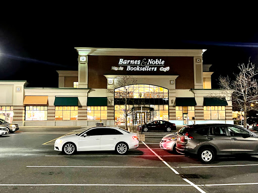 Book Store «Barnes & Noble», reviews and photos, 7 Holyoke St, Holyoke, MA 01040, USA