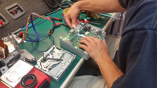 Car Stereo Store «Roberts Auto Electronics & Window Tint», reviews and photos, 11704 Shelbyville Rd, Louisville, KY 40243, USA