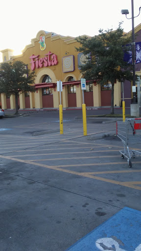 Grocery Store «Fiesta Mart Inc», reviews and photos, 3434 W Illinois Ave, Dallas, TX 75211, USA