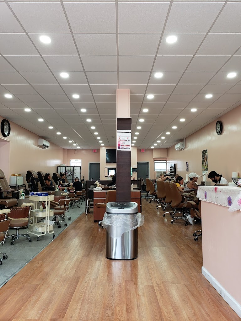 Lily's Nail Salon & Spa 10461