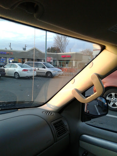 Shopping Mall «Circle Plaza Shopping Center», reviews and photos, 425-527 E Belt Blvd, Richmond, VA 23224, USA