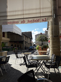 Atmosphère du Restaurant Le Bistrot du Commerce à Miramont-de-Guyenne - n°10