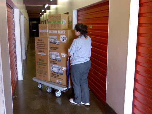 Truck Rental Agency «U-Haul Moving & Storage of Aurora», reviews and photos, 1282 N Lake St, Aurora, IL 60506, USA