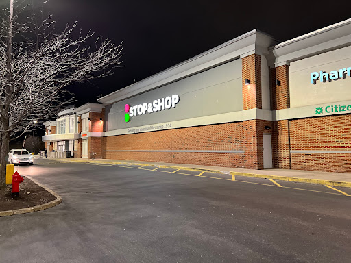 Grocery Store «Stop & Shop», reviews and photos, 1100 Massachusetts Ave, Dorchester, MA 02125, USA