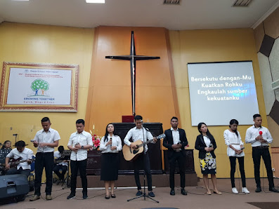 Komunitas - Sekolah Tinggi Teologi Injili Indonesia