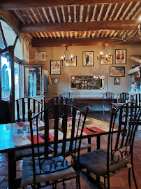 Atmosphère du Restaurant français LA BERGERIE à Maubec - n°18