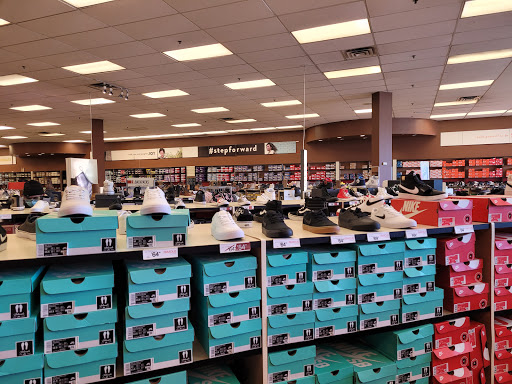 Shoe Store «Famous Footwear», reviews and photos, 32 Main Ave, Clifton, NJ 07014, USA