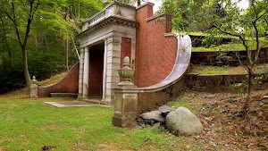 Swan Point Cemetery - photo 8