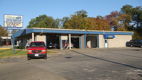 Auto Repair Shop «Silzer Auto Repair», reviews and photos, 3025 Douglas Ave, Des Moines, IA 50310, USA
