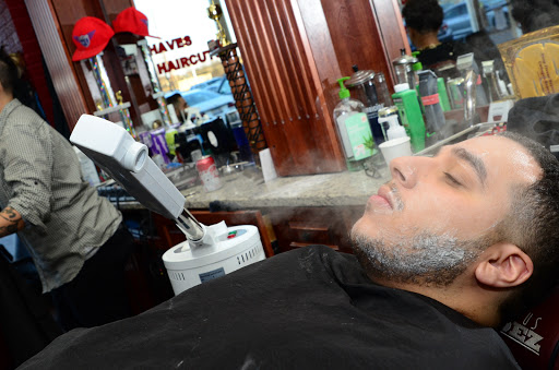 Barber Shop «Famous Fadez Schaumburg», reviews and photos, 853 E Algonquin Rd, Schaumburg, IL 60173, USA