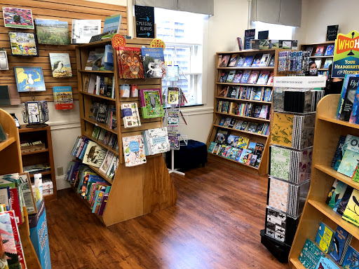 Book Store «Eight Cousins Books», reviews and photos, 189 Main St, Falmouth, MA 02540, USA