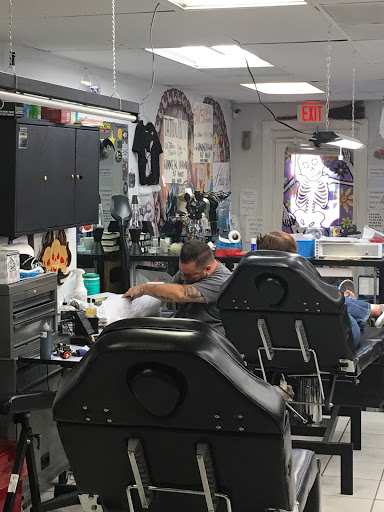 Tattoo Shop «Island Tattoo & Piercings», reviews and photos, 6600 Manatee Ave W, Bradenton, FL 34209, USA