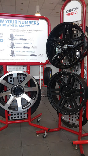 Tire Shop «Discount Tire», reviews and photos, 120 Avon Village Pkwy, Avon, IN 46123, USA