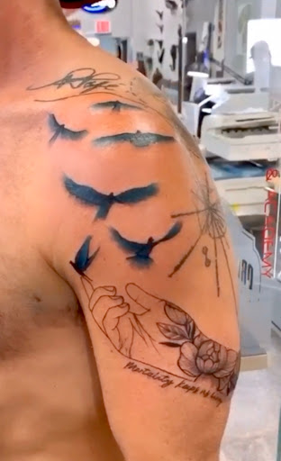 Tattoo Shop «Oriana Tattoo Studio», reviews and photos, 219 71st St, Miami Beach, FL 33141, USA