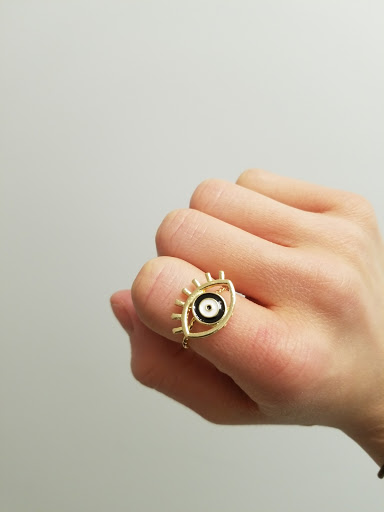 Clothing Store «Planet Access Company Store», reviews and photos, 4727 N Lincoln Ave, Chicago, IL 60625, USA