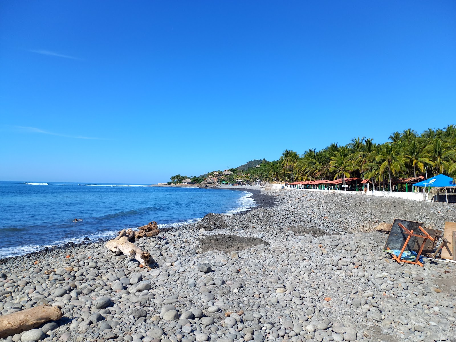 Zdjęcie Playa El Tunco z powierzchnią szary piasek i kamyczki
