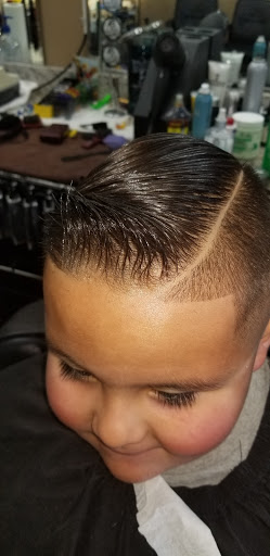 Barber Shop «J J Barber Shop», reviews and photos, 5905 W Bell Rd # 3, Glendale, AZ 85308, USA