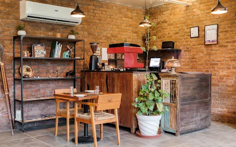 Hamoni: Cafe by the Greens image