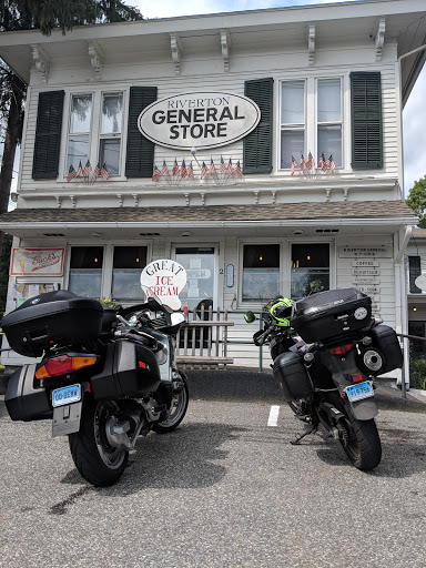 Grocery Store «Riverton General Store», reviews and photos, 2 Main St, Barkhamsted, CT 06063, USA
