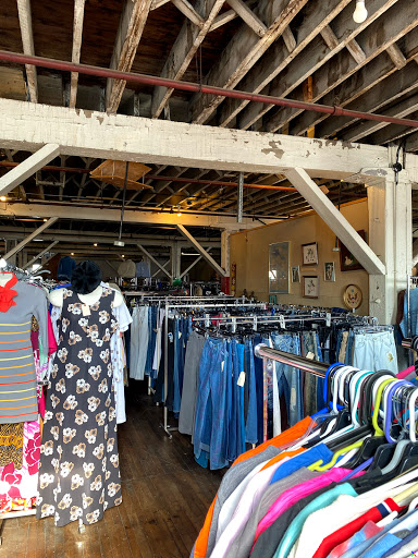 Wholesaler «Pixel 19 Vintage Clothing LLC», reviews and photos, 211 Klotter Ave, Cincinnati, OH 45219, USA