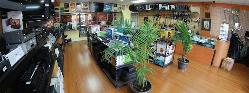 Pawn Shop «House Of Pawn», reviews and photos, 7443 Laurel Canyon Blvd, North Hollywood, CA 91605, USA