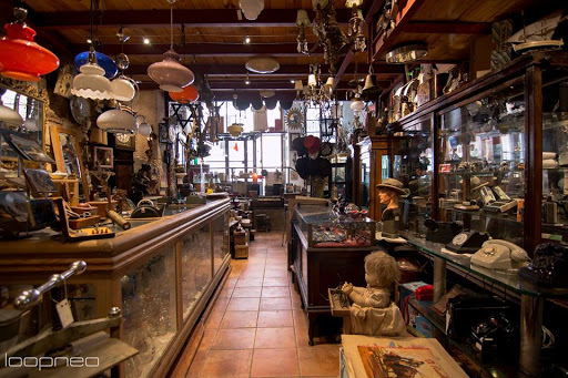 Antique shops in Barcelona