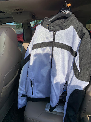 Motorcycle Parts Store «Cycle Gear», reviews and photos, 1424 Airport Fwy, Bedford, TX 76022, USA