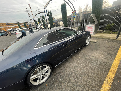 Car Wash «Washman Car wash», reviews and photos, 510 SE Grand Ave, Portland, OR 97214, USA