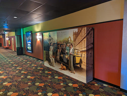 Movie Theater «Regal Cinemas Streets of Indian Lake 16 & IMAX», reviews and photos, 300 Indian Lake Blvd, Hendersonville, TN 37075, USA