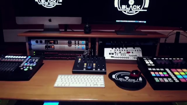 Black Studios - Music store