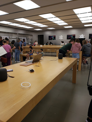Computer Store «Apple Millenia», reviews and photos, 4200 Conroy Rd, Orlando, FL 32839, USA