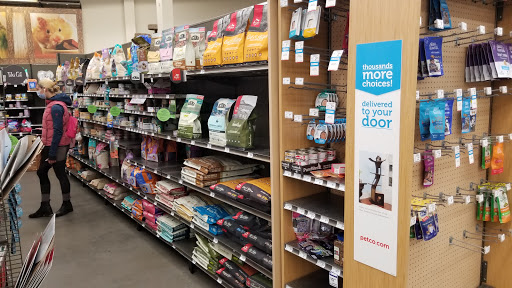 Pet Supply Store «Petco Animal Supplies», reviews and photos, 9111 Metropolitan Ave, Rego Park, NY 11374, USA