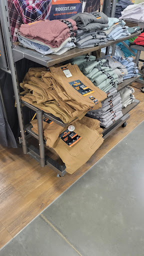 Home Improvement Store «Tractor Supply Co.», reviews and photos, 2000 N 1st St, Dixon, CA 95620, USA