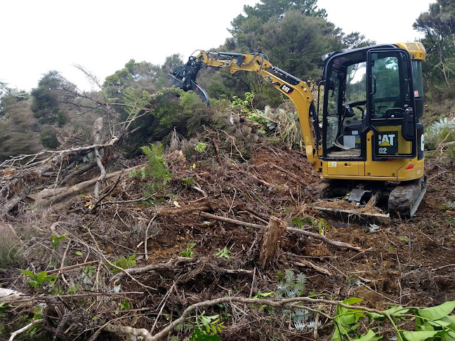 Bob's Cat Excavator - Russell