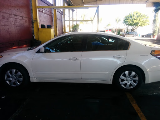 Car Wash «Walnut-Hill Hand Car Wash», reviews and photos, 1465 E Walnut St, Pasadena, CA 91106, USA