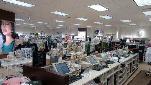 Shopping Mall «Petaluma Village Premium Outlets», reviews and photos, 2200 Petaluma Blvd N, Petaluma, CA 94952, USA