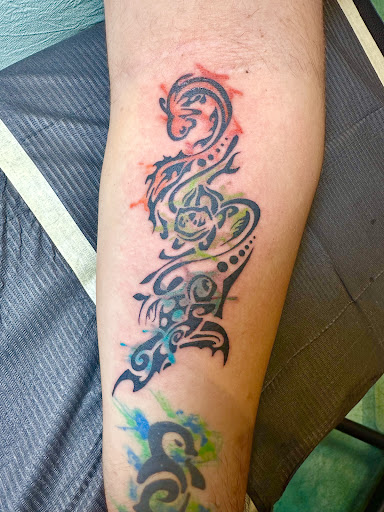 Explore tattoo ideas daisy, creative tattoo ideas in Honolulu, available at Aloha Tattoo Waikiki Hilton Hawaiian Village Rainbow Bazaar