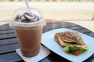 Blox Café Snack & Kaffee Spezialitäten